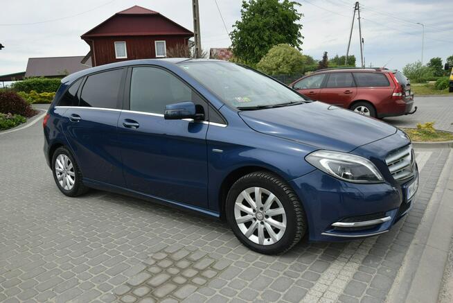 Mercedes B 180 1.6B Led Navi Kamera 2 KPL KÓŁ 135 Tys KM Sprowadzony