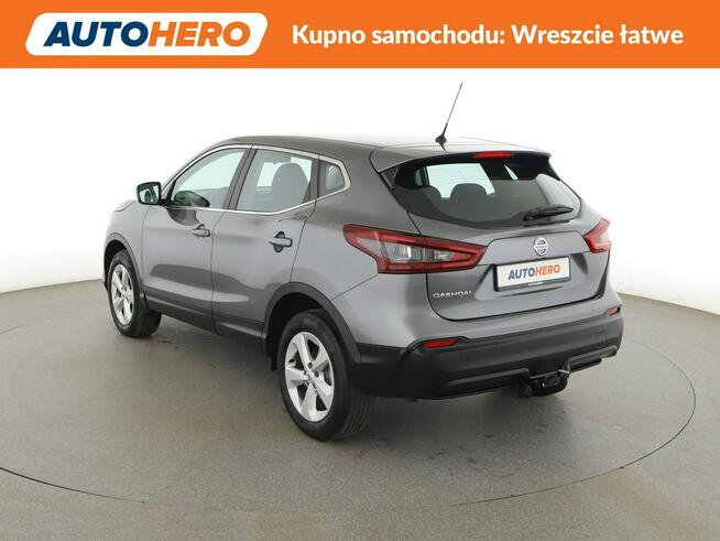Nissan Qashqai kamera, led, niski przebieg, hak, 2strefowa klima
