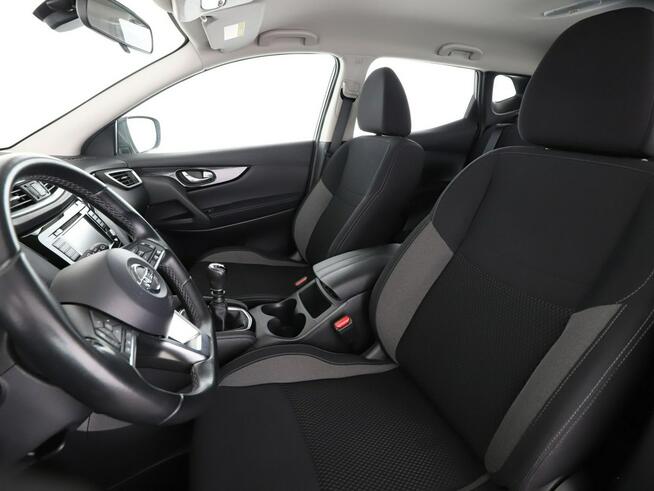 Nissan Qashqai kamera, led, niski przebieg, hak, 2strefowa klima