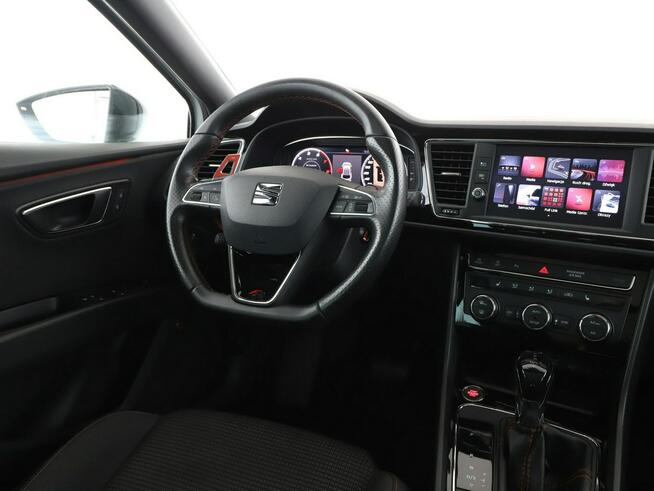 Seat Leon DSG full LED virtual cocpit navi klima auto grzane fotele czujniki par