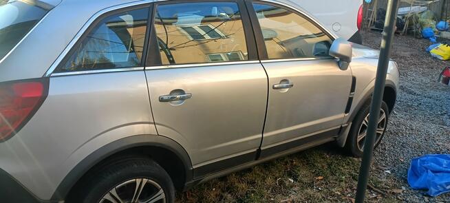 Opel antara fotele drzwi
