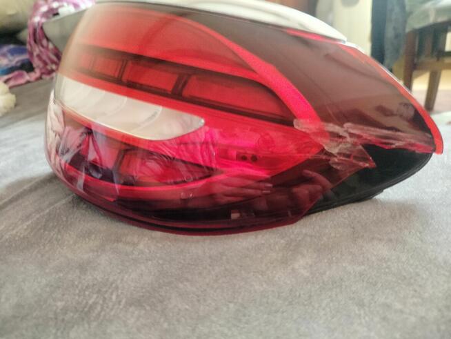 Tylna prawa lampa Mercedes klasa E
