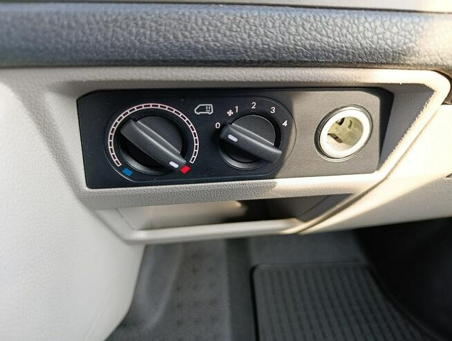 Volkswagen Transporter 9osób fv23