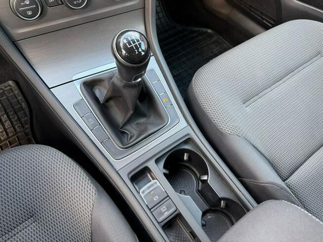 Volkswagen Golf * Bogata Wersja * Navi *Grzane fotele* Bardzo Zadbany * Oszczędny