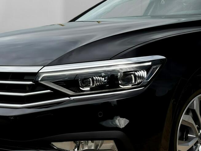 Volkswagen Passat R-LINE wentylacja SKÓRA panorama ACC grzane fotele masaze kamera 4X4