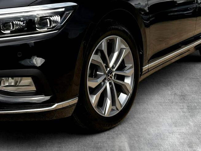 Volkswagen Passat R-LINE wentylacja SKÓRA panorama ACC grzane fotele masaze kamera 4X4
