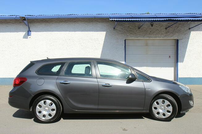 Opel Astra 2011r. 1,7 diesel CHIP 150KM kombi ZAREJESTROWANY 2 kluczyki Książka