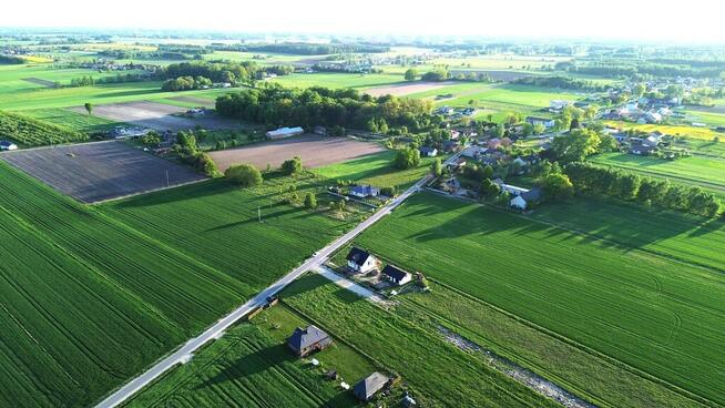Urokliwa działka przy lesie 1400m2 Sobakówek z WZ