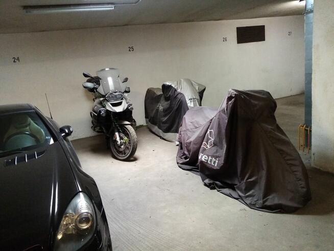 Miejsce postojowe na motor w Leszczyńskiej/ Szczanieckiej.