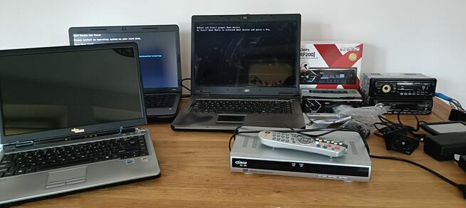 Starsza Elektronika ,laptopy ,radia samochodowe, telewizor 32