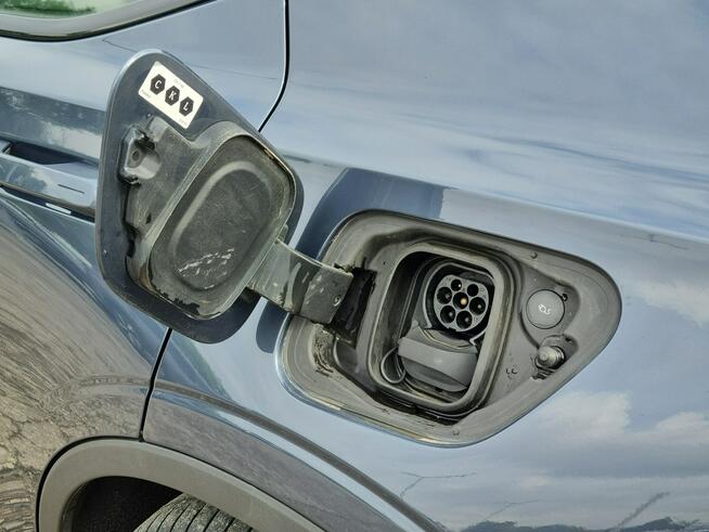 Long Range Dual Motor Launch Edition 78kWh 408KM 4x4 SOH90% FV23%