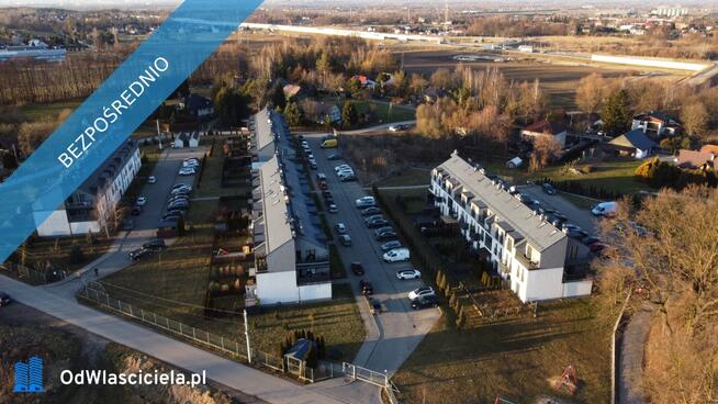 Dwupoziomowe + strych z balkonem i 2 miejsca postojowe w cenie