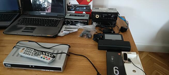 Starsza Elektronika ,laptopy ,radia samochodowe, telewizor 32