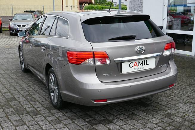 Toyota Avensis polski salon, atrakcyjny przebieg