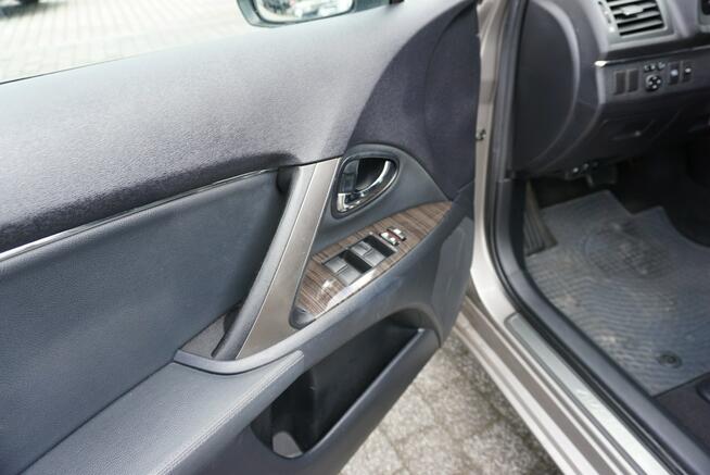 Toyota Avensis polski salon, atrakcyjny przebieg
