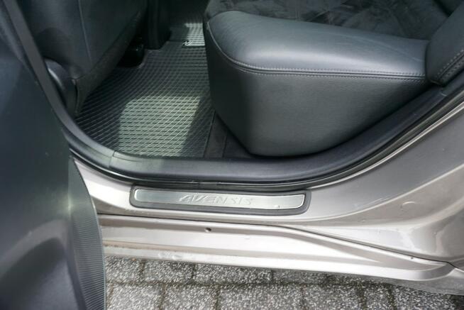 Toyota Avensis polski salon, atrakcyjny przebieg