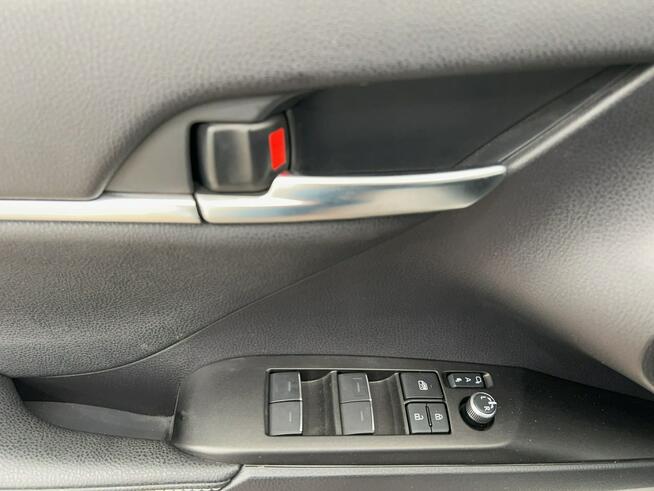 Toyota Camry 2.5 Hybrid Prestige CVT