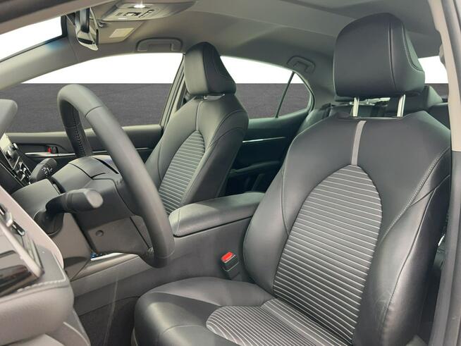 Toyota Camry 2.5 Hybrid Prestige CVT