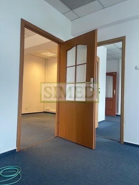 Winda towarowa, rampa, ochrona, dostęp 24h,