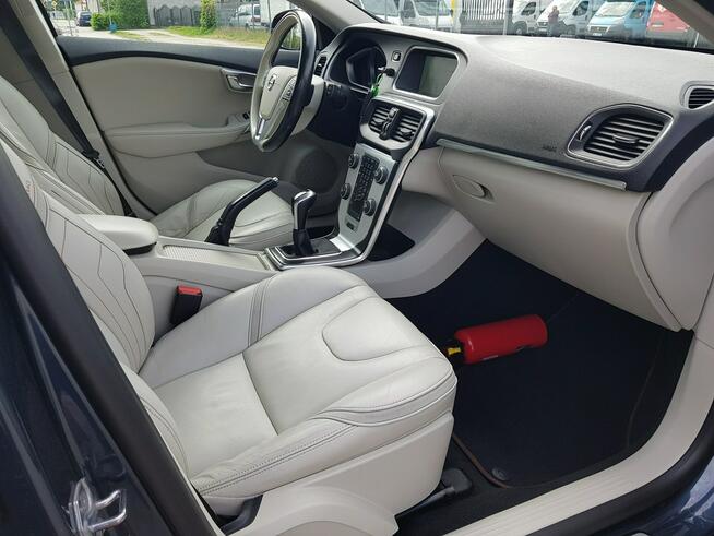Volvo V40 2,0 D3 Jasne Skóry Kamera Nawigacja Zarejestrowany Gwarancja