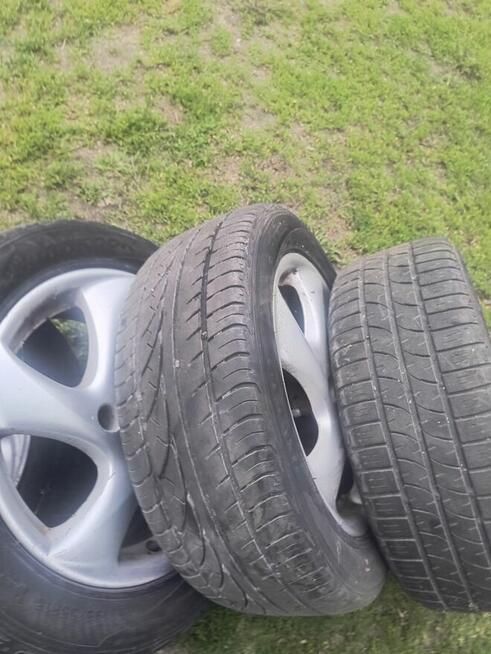 Sprzedam felgi 15 rozstaw śrub 4x108 od peugeot z oponami le