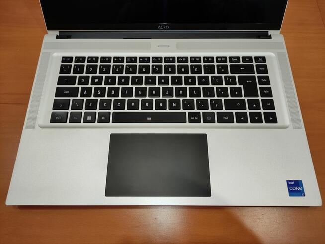 Laptop Gigabyte AERO 16 XE5 /i7-12700H/64 GB/RTX 3070 Ti/