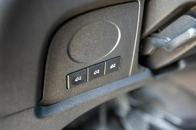 Iveco Daily KONTENER Niskopodwoziowy 35S14 Hi Matic *AUTOMAT* + RAMPA