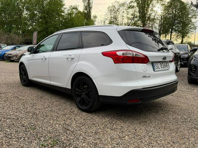 Ford Focus * Benzyna 1.6 - Zwykły 105 KM * Android Radio * Grzane fotele i Szyba