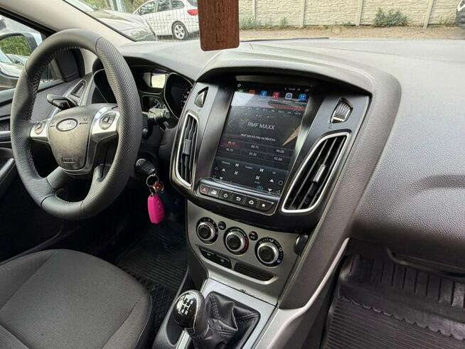 Ford Focus * Benzyna 1.6 - Zwykły 105 KM * Android Radio * Grzane fotele i Szyba