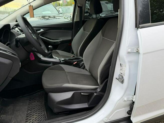 Ford Focus * Benzyna 1.6 - Zwykły 105 KM * Android Radio * Grzane fotele i Szyba