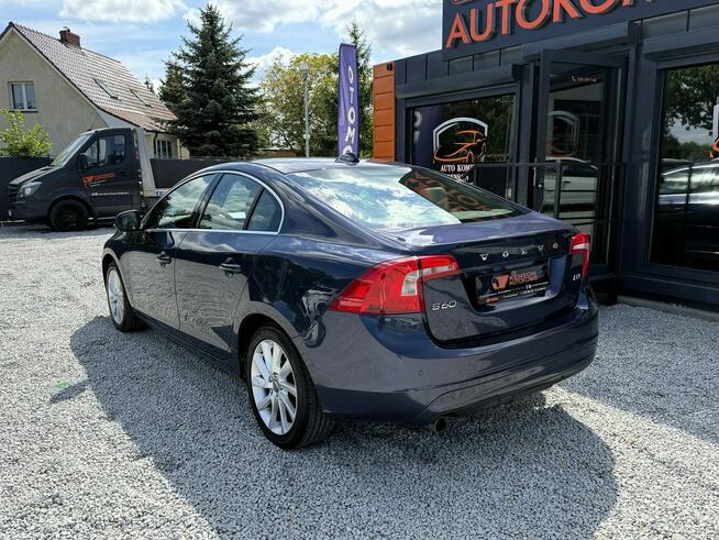Volvo S60 D3, LED, Kamera cofania, Skórzana tapicerka, HAK, Asystent pasa ruchu