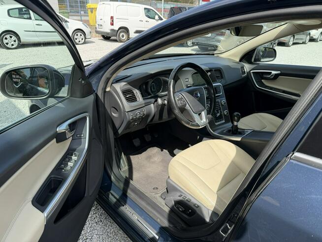 Volvo S60 D3, LED, Kamera cofania, Skórzana tapicerka, HAK, Asystent pasa ruchu