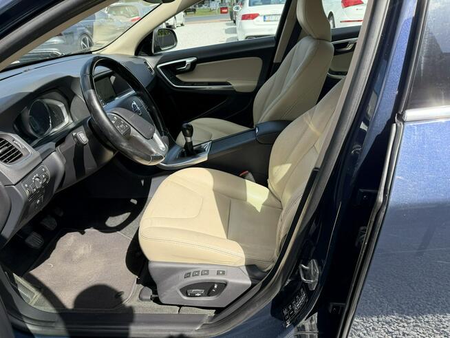 Volvo S60 D3, LED, Kamera cofania, Skórzana tapicerka, HAK, Asystent pasa ruchu