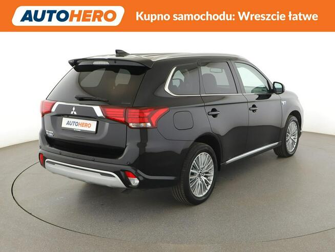 Mitsubishi Outlander PHEV automat 4x4 grzane fotele navi tempomat