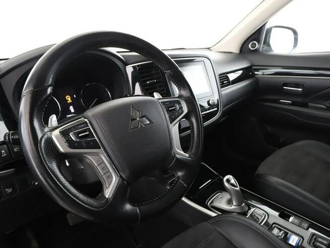 Mitsubishi Outlander PHEV automat 4x4 grzane fotele navi tempomat