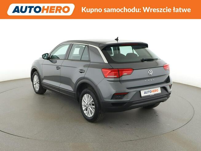 Volkswagen T-Roc automat navi PDC climatronic ACC grzane fotele