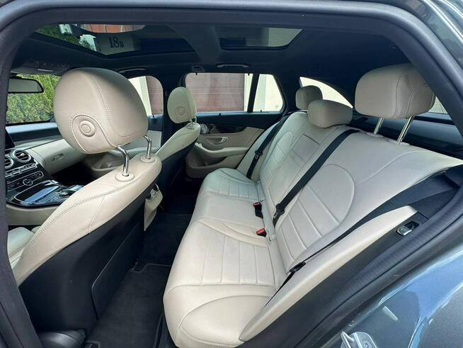 Mercedes C300 W205 245KM Pakiet AMG Bogata Wersja Zarejestrowany PL