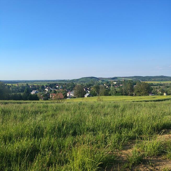 Sprzedam działkę budowlaną z warunkami zabudowy