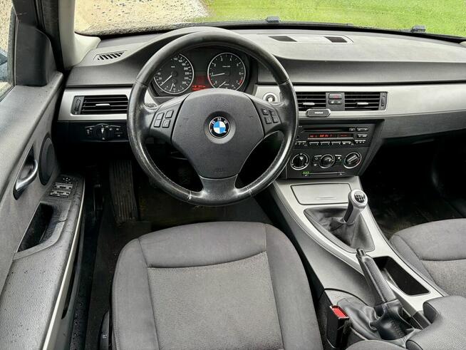 BMW 318i - całe ORYGINAŁ LAKIER - udokumentowany przebieg
