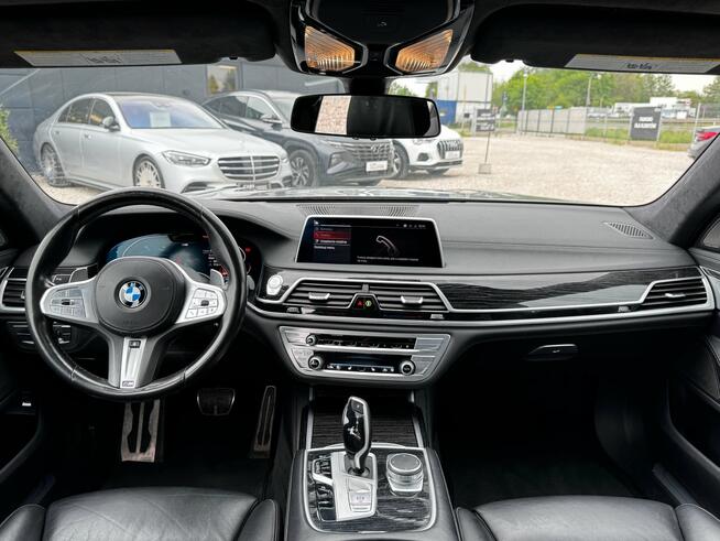 BMW Seria 7, 2021