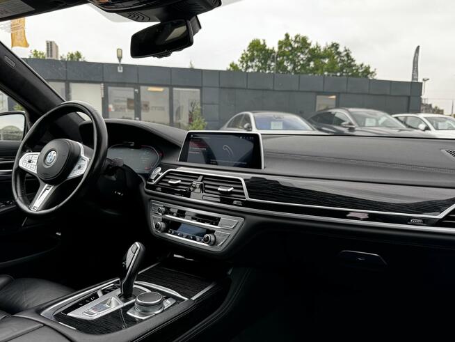 BMW Seria 7, 2021
