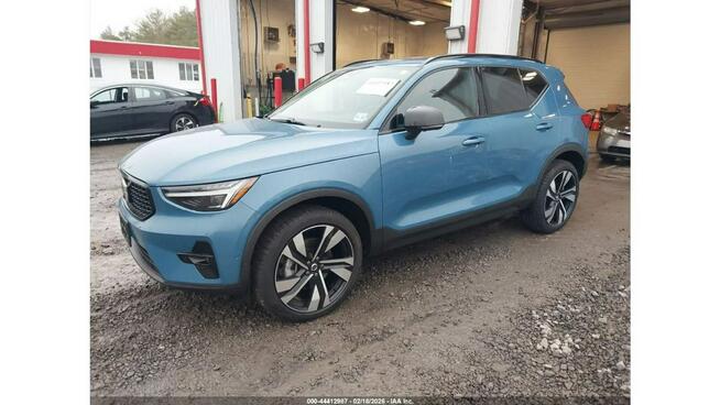 Volvo XC 40 4x4 / najbogatsza wersja ULTIMATE / niski przebieg