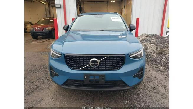 Volvo XC 40 4x4 / najbogatsza wersja ULTIMATE / niski przebieg