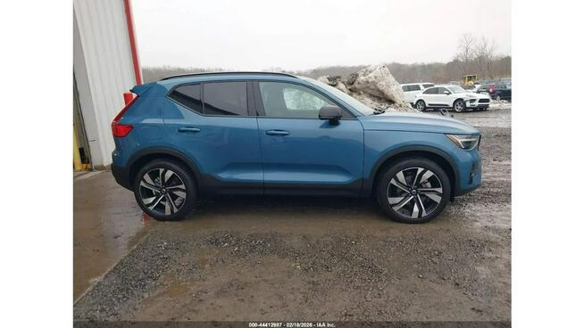 Volvo XC 40 4x4 / najbogatsza wersja ULTIMATE / niski przebieg