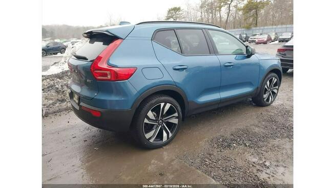 Volvo XC 40 4x4 / najbogatsza wersja ULTIMATE / niski przebieg