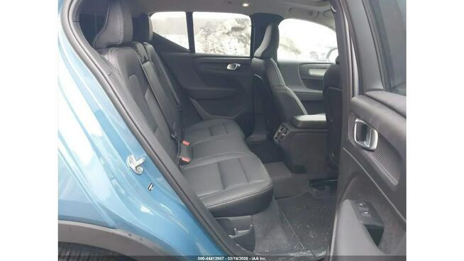 Volvo XC 40 4x4 / najbogatsza wersja ULTIMATE / niski przebieg