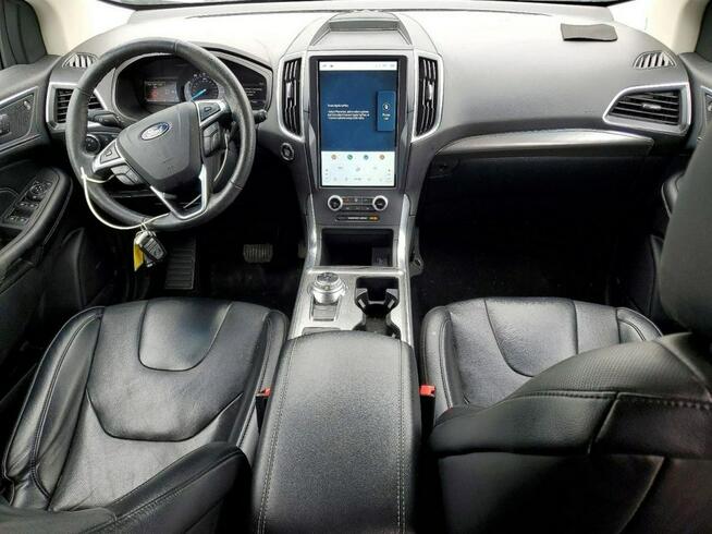 Ford EDGE AWD / TITANIUM / automat