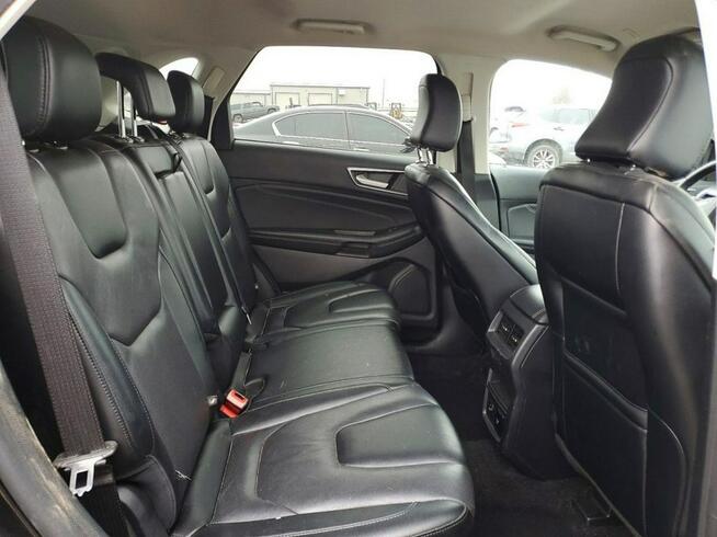 Ford EDGE AWD / TITANIUM / automat