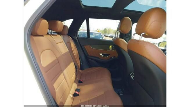 Mercedes GLC 300 4Matic / Pakiet AMG / niski przebieg