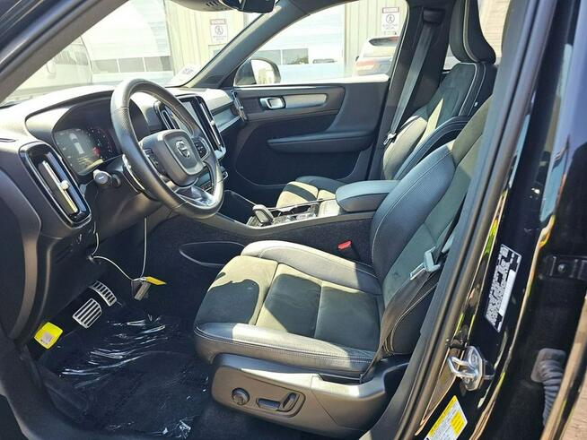 Volvo XC 40 AWD / R-Design / niski przebieg